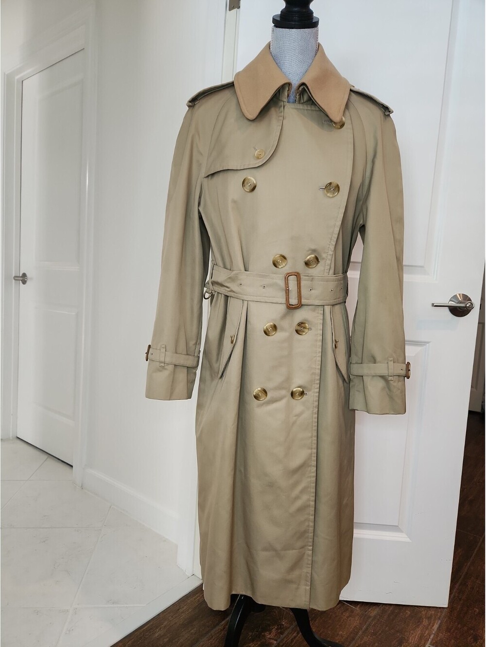 Burberry’s Vintage Trench Coat Nova Check Beige +100% Wool Liner Sz 38 Cotton